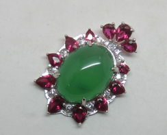 925銀鑲玉髓首飾與健身器材 2015年玖鉆珠寶行業新動態